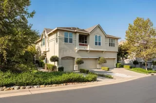 Photo #2: 20056578 Listing