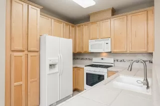 Photo #4: 20056578 Listing