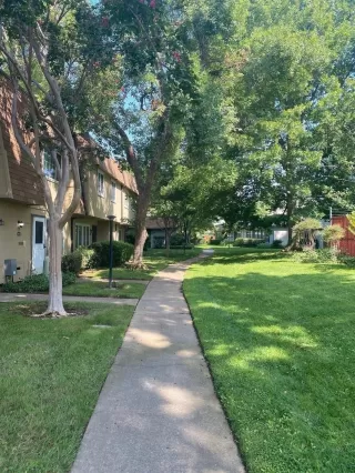 Photo #3: 20056607 Listing