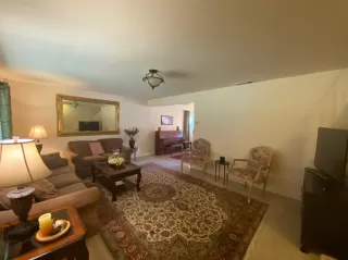 Photo #6: 20056607 Listing