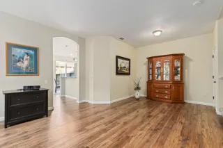 Photo #5: 20057006 Listing