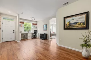 Photo #6: 20057006 Listing