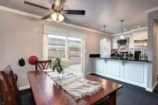 Photo #5: 20057174 Listing 