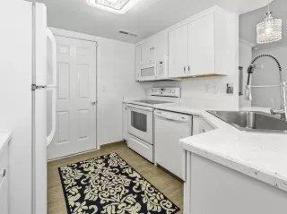 Photo #3: 20057200 Listing