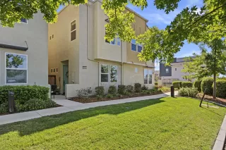 Photo #2: 20057631 Listing