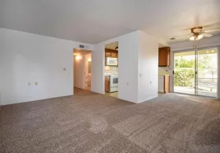 Photo #4: 20057743 Listing