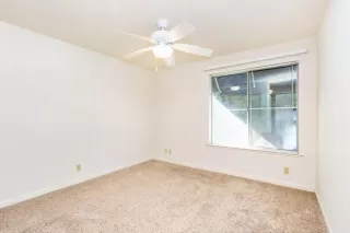 Photo #4: 20057811 Listing 