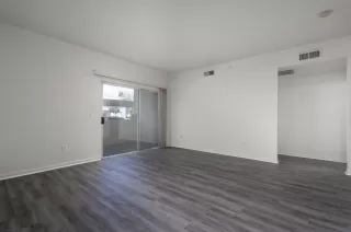 Photo #2: 20057817 Listing