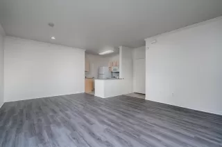 Photo #4: 20057817 Listing