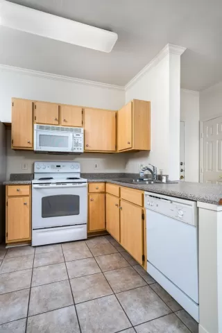 Photo #6: 20057817 Listing