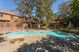 Photo #5: 20057880 Listing 