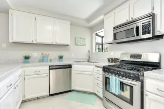 Photo #5: 20057983 Listing 