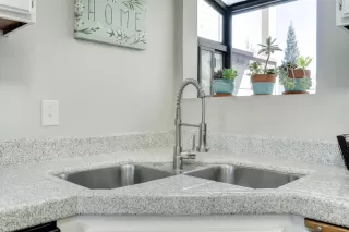 Photo #6: 20057983 Listing 