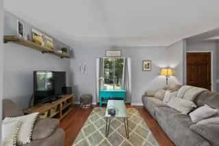 Photo #5: 20058037 Listing 