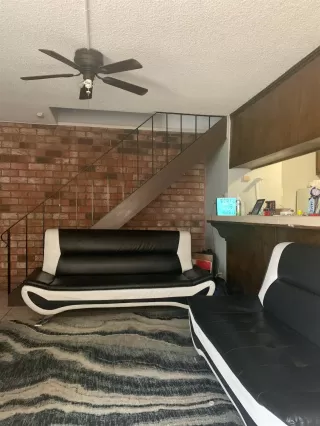 Photo #4: 20058157 Listing