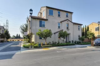 Photo #6: 20058189 Listing 