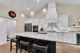 Photo #6: 20058562 Listing