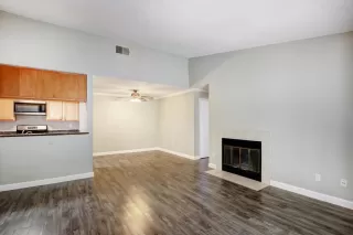 Photo #5: 20058578 Listing