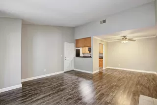 Photo #6: 20058578 Listing