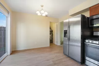 Photo #5: 20058771 Listing