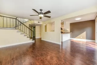 Photo #2: 20058902 Listing 