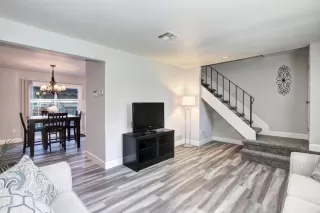 Photo #3: 20059003 Listing