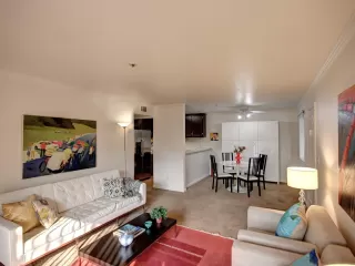 Photo #3: 20059013 Listing