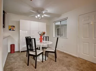 Photo #5: 20059013 Listing