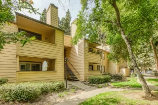 Photo #2: 20059058 Listing