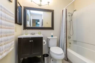 Photo #5: 20059282 Listing