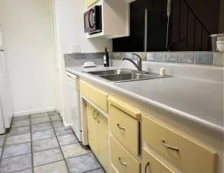 Photo #4: 20059351 Listing