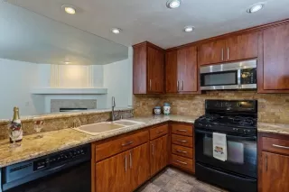 Photo #3: 20059362 Listing