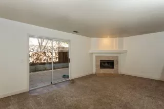 Photo #5: 20059362 Listing