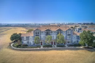 Photo #1: 20059404 Listing