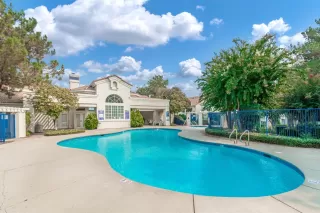 Photo #5: 20059489 Listing 