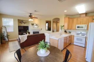 Photo #3: 20059568 Listing