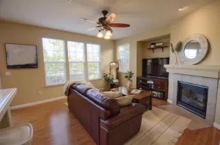 Photo #4: 20059568 Listing