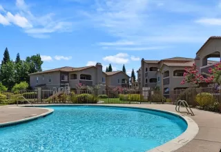 Photo #2: 20059876 Listing 