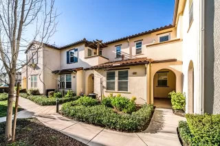 Photo #1: 20059953 Listing 