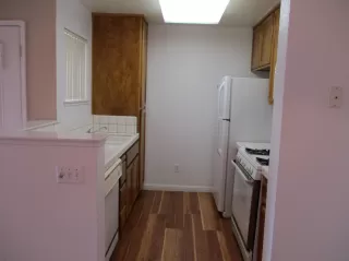 Photo #4: 20060005 Listing 