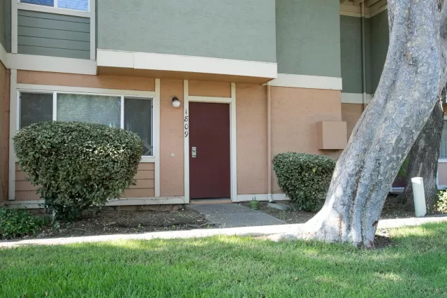 MLS: 20060207 Condo For Sale