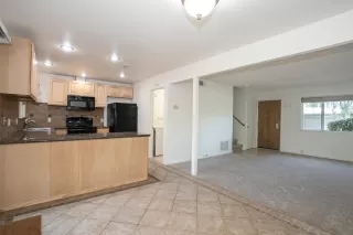 Photo #3: 20060207 Listing