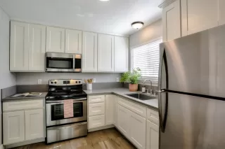 Photo #6: 20060214 Listing 