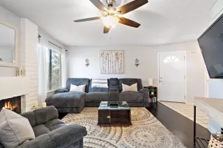 Photo #4: 20060510 Listing