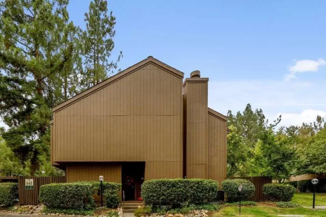 MLS: 20061170 Condo For Sale