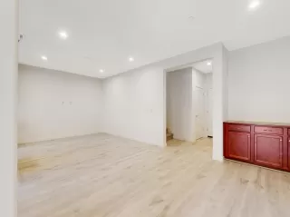 Photo #6: 20061260 Listing