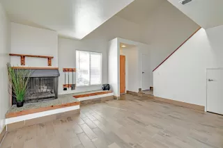 Photo #3: 20061421 Listing