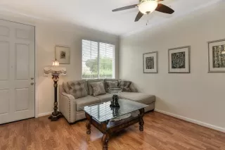 Photo #3: 20061469 Listing