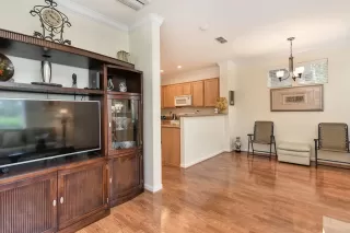 Photo #5: 20061469 Listing