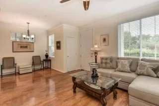 Photo #6: 20061469 Listing